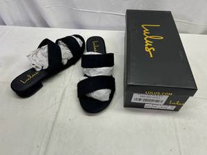lot 21 image: RR. Lulus-Size 8.5 Devin-Black