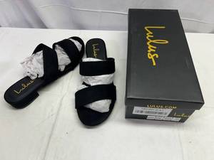 lot 22 image: RR. Lulus-Size 8.5 Devin-Black
