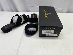 lot 33 image: RR. Lulus-Size 9 Devin-Black