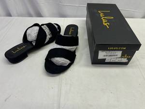 lot 36 image: RR. Lulus-Size 9 Devin-Black