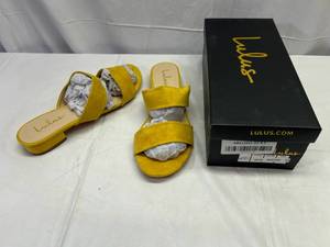 lot 46 image: RR. Lulus-Size 8.5 Devin-Mustard