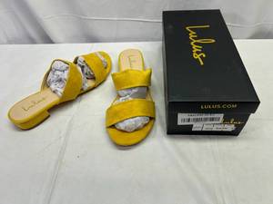 lot 47 image: RR. Lulus-Size 8.5 Devin-Mustard