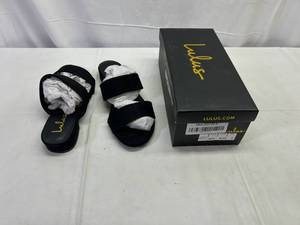 lot 25 image: RR. Lulus-Size 8 Devin-Black