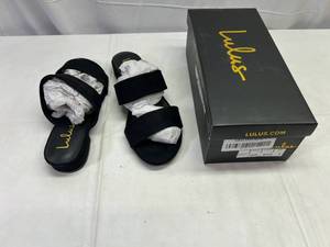 lot 27 image: RR. Lulus-Size 8 Devin-Black