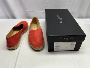 lot 70 image: KK. New Talbots Shoes 7.5M Cherry Tomato-Izzy Scallop