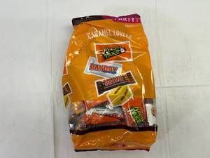 lot 105 image: 2lb-Caramel Lovers Party Pack