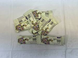 lot 111 image: LL. 40x Go Macro Kids-Chocolate Chip Cookie Dough