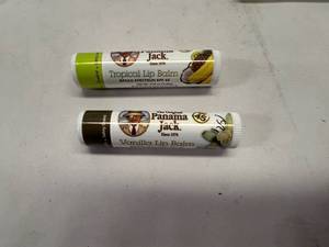 lot 135 image: 50 Panama Jack Lip Balm-25 Each Flavor