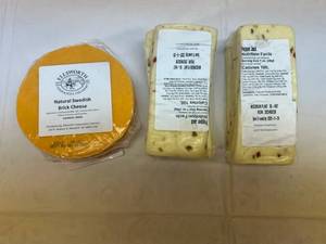 lot 144 image: 3x Cheese-2 Pepper Jack 1 Swedish Brick
