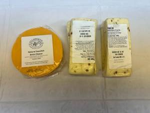 lot 145 image: 3x Cheese-2 Pepper Jack 1 Swedish Brick