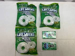lot 159 image: 3x Life Savers Minis WinterGreen & 2x Orbit Spearmint Gum