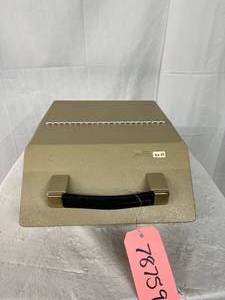 lot 26 image: Maico MA-39 Hearing Instrument Test Air Conduction Audiometer with Calibration Certificate - In Excellent Condition