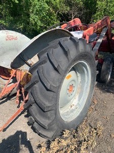 Ford 600 tractor