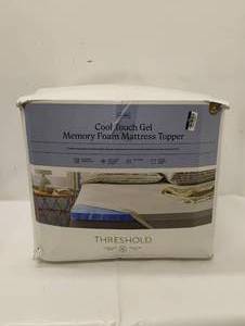THRESHOLD QUEEN MEMORY FOAM MATTRESS TOPPER