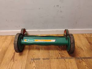 SCOTTS PUSH REEL LAWNMOWER