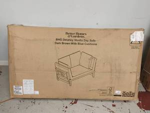NEW BETTER HOMES & GARDENS BHG DELAHEY STUDIO DAY SOFA