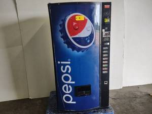 Dixie-Narco Commercial Pop Vending ...
