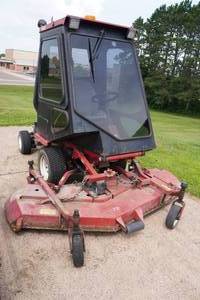 lot 80 image: Toro Groundsmaster 325-D 72 Commercial Mower with Enclosed Cab