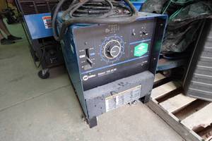 lot 113 image: Miller Dialarc 250 CC-ACDC Arc Welder