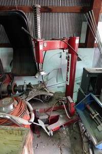 lot 123 image: Coats Rim Clamp Tire Changing Machine