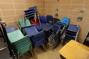 lot 165 image: Assorted Plastic Chairs