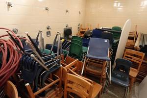 lot 168 image: Assorted Plastic Chairs