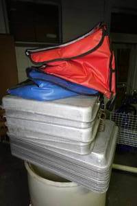 lot 131 image: Stainless Steel Food Pans and Insulated Soft Carriers
