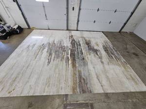 lot 27 image: Modern Minimalist Area Rug From Jaipur