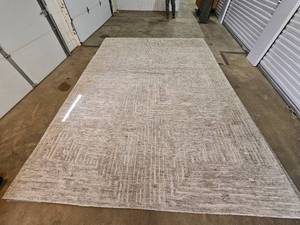 lot 6 image: Restoration Hardware Labirinto  Textured Wool Area Rug