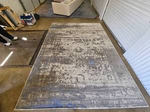 lot 28 image: Restoration Hardware Tarim Rug Faded Pattern Rug