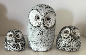 lot 25 image: Three Adorable Owl Figurines