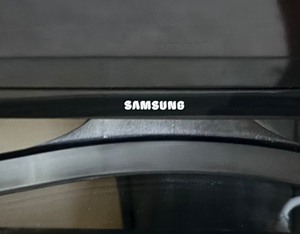 lot 26 image: Samsung 47 Inch TV