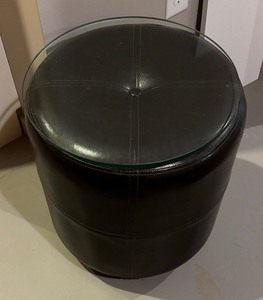 lot 85 image: Glass Top Accent Table  Ottoman