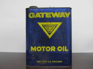 lot 36 image: Vintage GATEWAY Motor Oil 1 Gallon Advertising Can