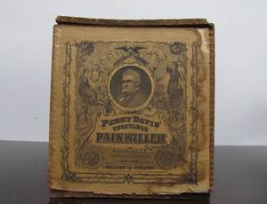 lot 58 image: Antique Perry Davis Pain Killer Dovetailed Advertising Wooden CrateBox