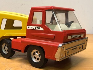 lot 118 image: Vintage STRUCTO Meal Turbine Truck & Car Carrier