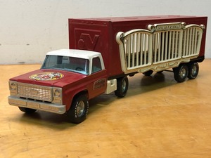 lot 119 image: Vintage Metal NYLINT Circus Wagon Truck