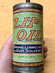 lot 138 image: Great Looking 1930s era ZIP OIL Advertising 16oz Oil Can