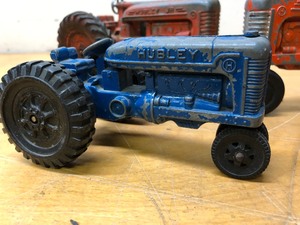 lot 157 image: 3 Old Cast Metal HUBLEY Tractors