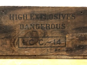 lot 164 image: Old Vintage Dovetailed DUPONT Explosives Advertising Crate