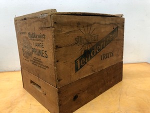 lot 210 image: Vintage Prunes & Fruit Advertising Wood Crate
