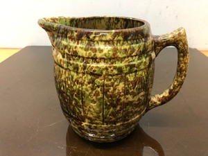 lot 213 image: Large Old Spongeware Pitcher
