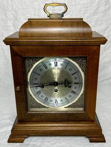 lot 6 image: Vintage Hamilton Chime Clock 340-020 West Germany Two Jewels