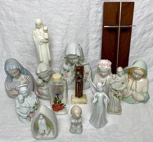lot 70 image: Religious Lot - 14 pieces - Crosses, Virgin Mary and more