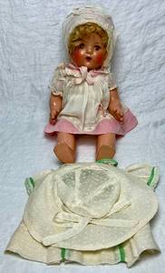 lot 92 image: Antique Jointed 17 Doll with Additional Outfit