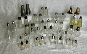 lot 68 image: Vintage Salt & Pepper Sets - 21 Total Sets