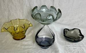 lot 75 image: Hand Blown Glass Bowls - 4 pieces- Assosted Sizes, Shapes and Colors