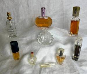 lot 87 image: Vintage Perfume Bottle Collection - 9 bottles and 2 samples