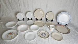 lot 40 image: Misc. Vintage Corelle Dishes - See Photos and Description for Patterns and Pieces