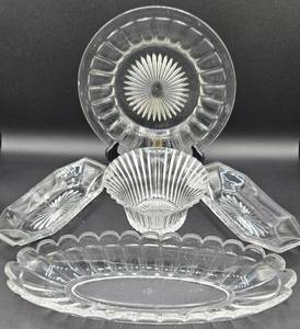 lot 59 image: Uranium Glass Heisey Glass Collection